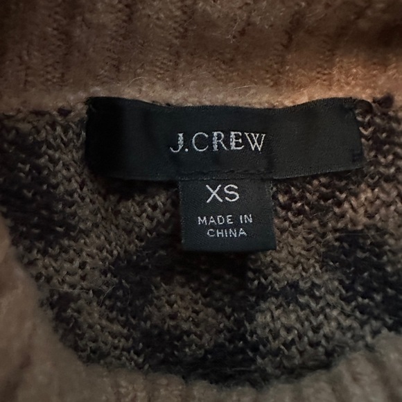 Turtleneck sweater in leopard Supersoft yarn. J.crew size small - Picture 8 of 8